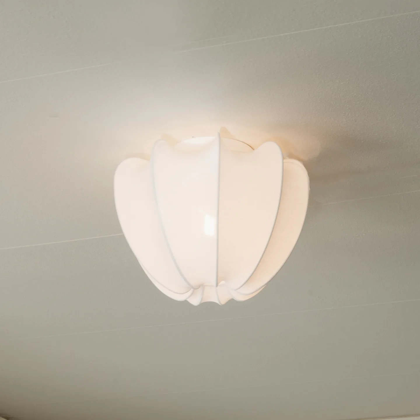 Anna taklampe, bomull, hvit, Ø 30 cm - Watt & Weke Watt & Veke - Soverom - Design - Stoff / Tekstil