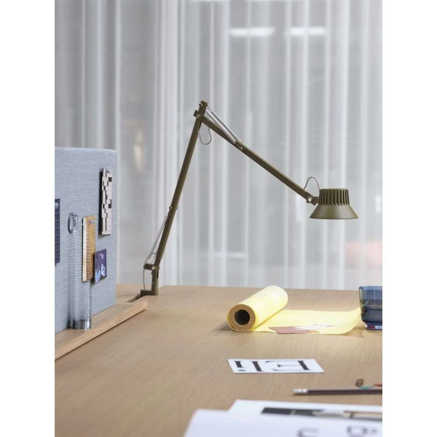 Dedicate Tischleuchte w/Clamp L2 Brown Green - Muuto - Arbeitszimmer / Büro - Aluminium