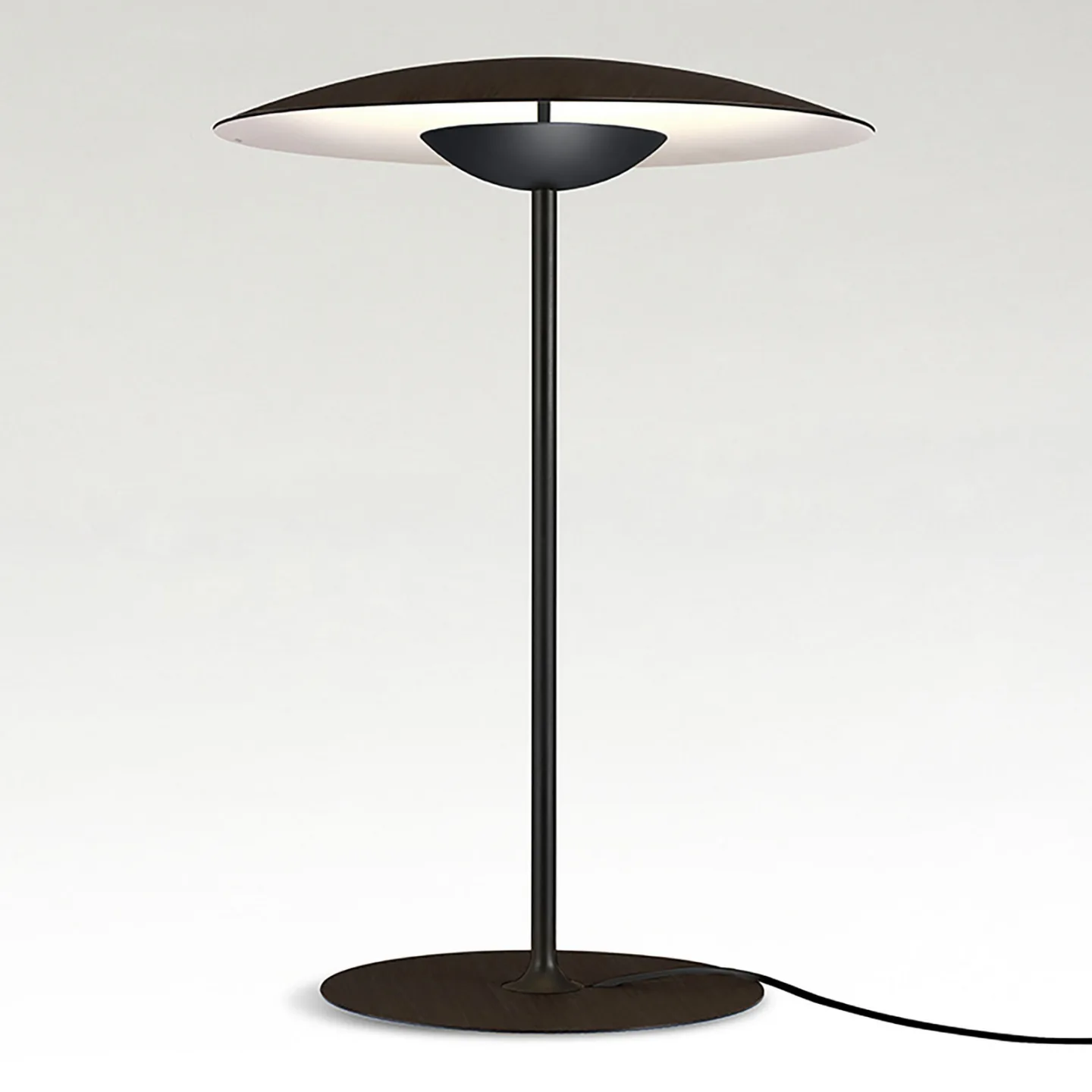 Ginger S Tischleuchte Wenge - Marset - Wohnzimmer - Design - Holz - Mit Schirm