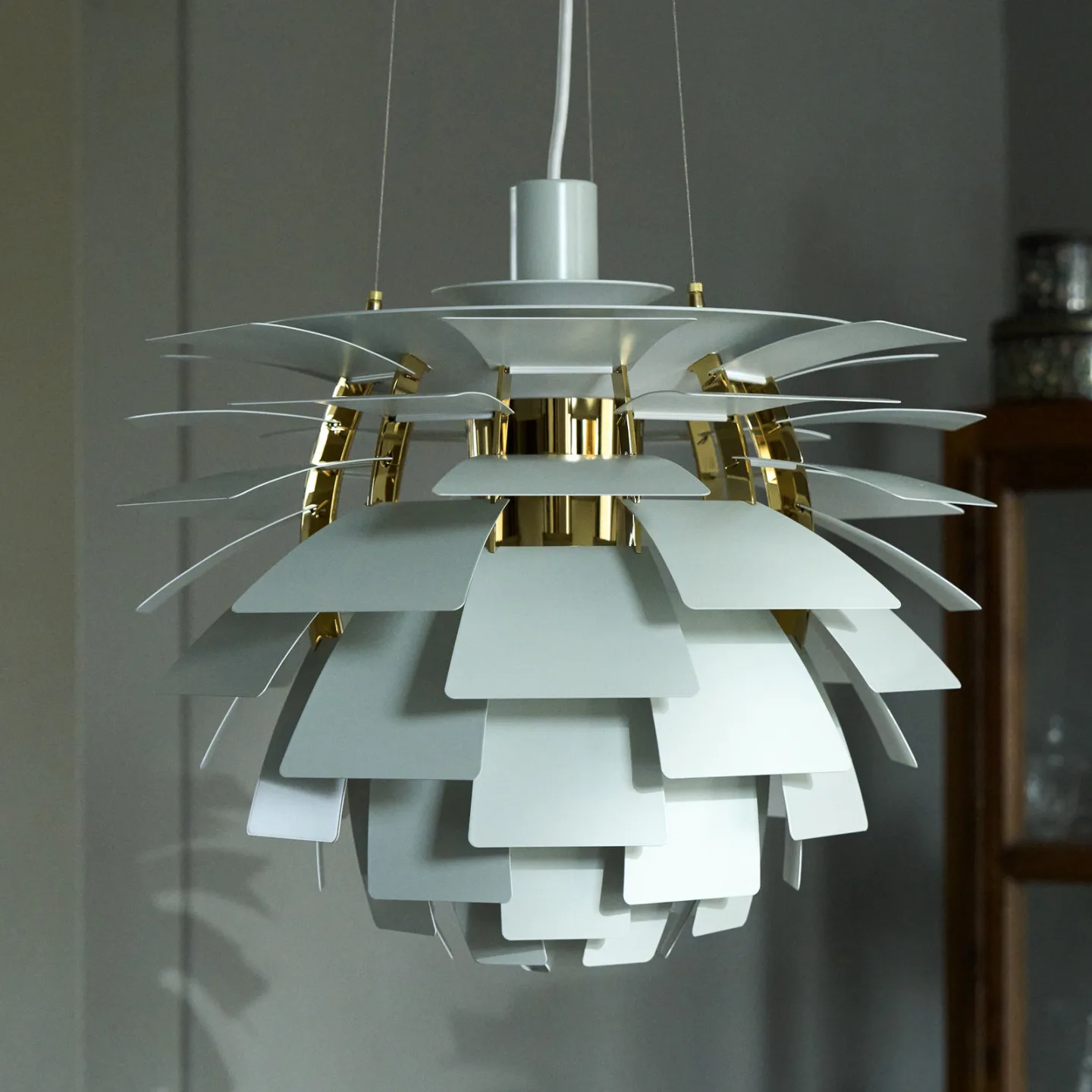 PH Artichoke Hängelampe grün/messing 48 cm - Louis Poulsen - Wohnzimmer - Modern - Metall - Einflammig