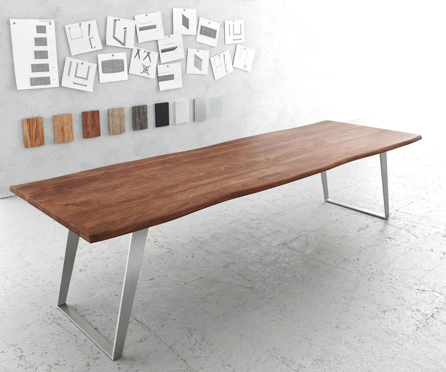 Esstisch Edge 300x100cm Akazie Braun Edelstahl Silber schräg Live-Edge