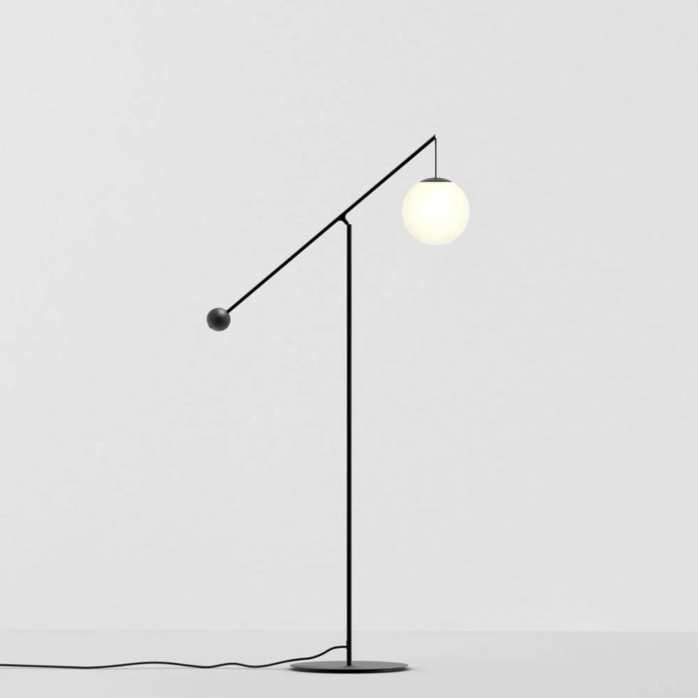 Malamata Gulvlampe Brushed Brass - Luceplan - Stue - Metall
