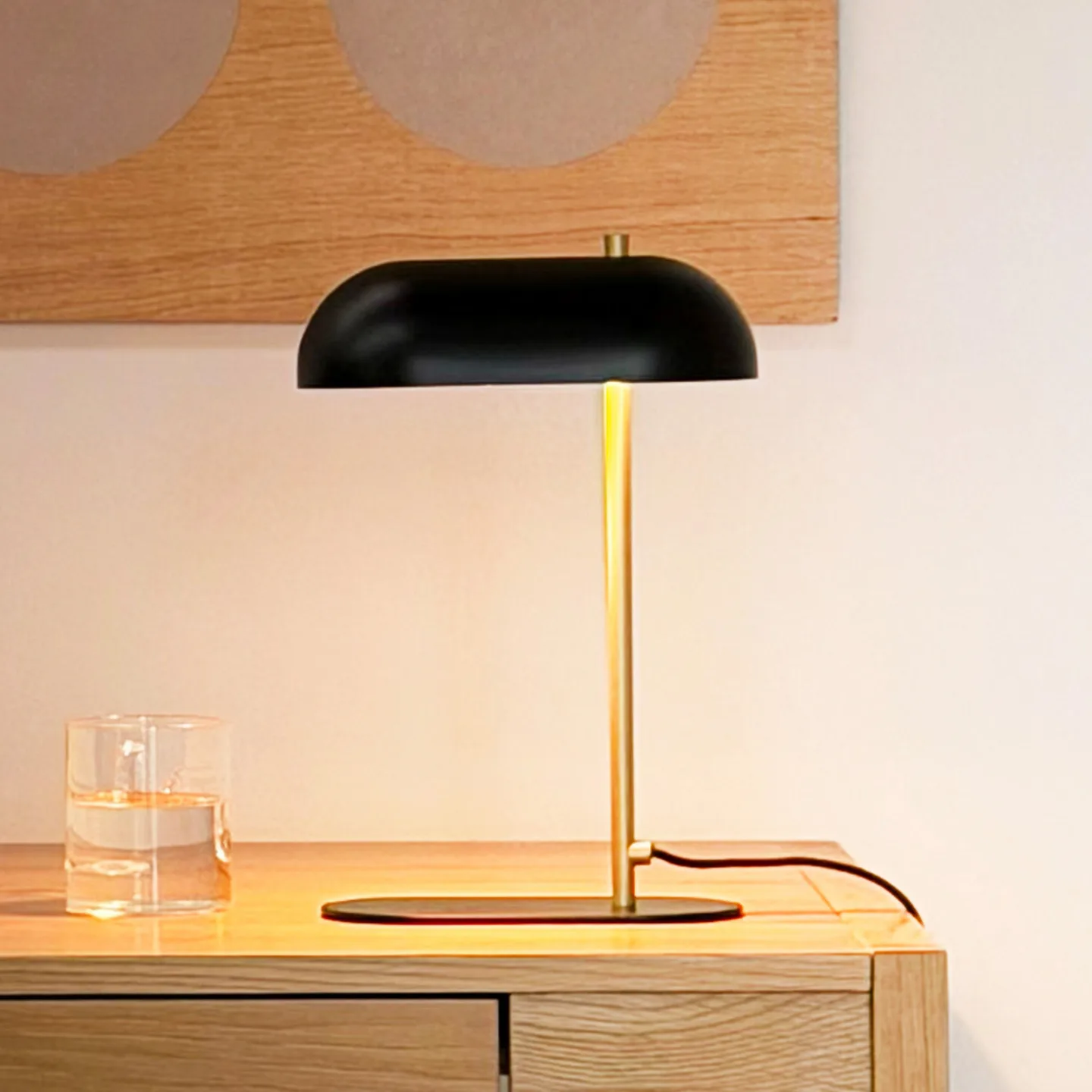 Arch bordlampe Mini, svart/messing, 32 cm - Dyberg Larsen Arch Mini - Stue - Skandinavisk - Metall - Med skjerm