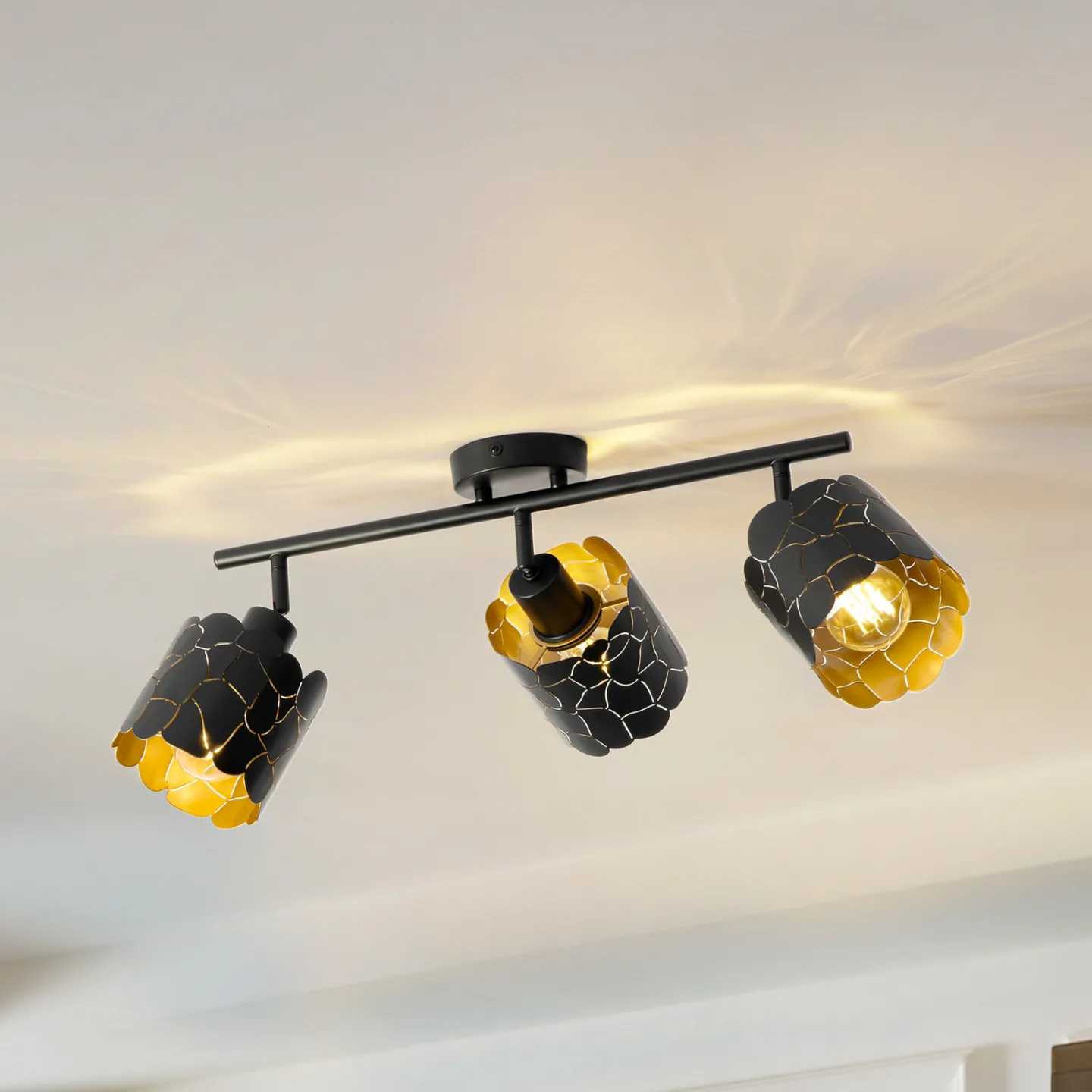Aralena 3 Deckenleuchte Schwarz/Gold - Lindby - Wohnzimmer - Modern - Metall - Mehrflammig