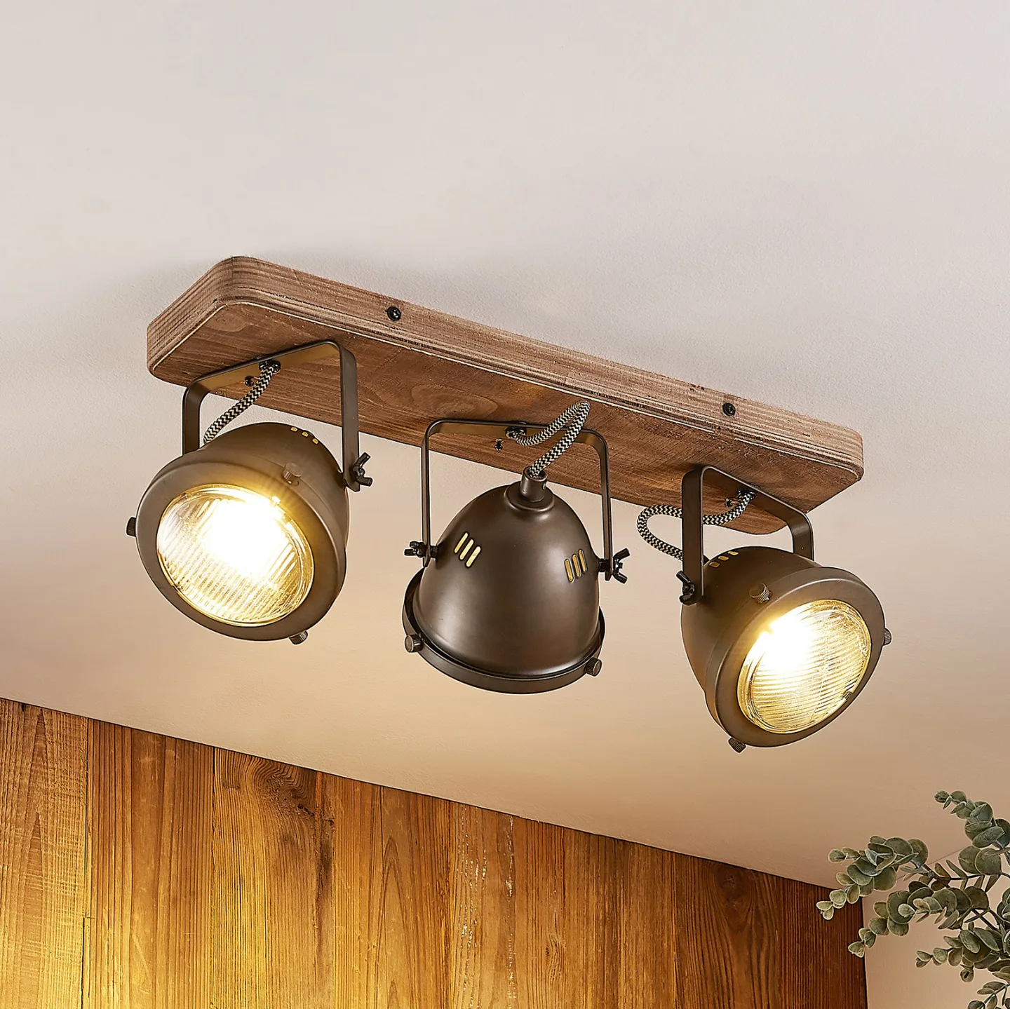 Lindby Deckenspot Farovi, schwarz, 44 cm, 3-flg., Holz, GU10 - Wohnzimmer - Industrielles Design - Mehrflammig
