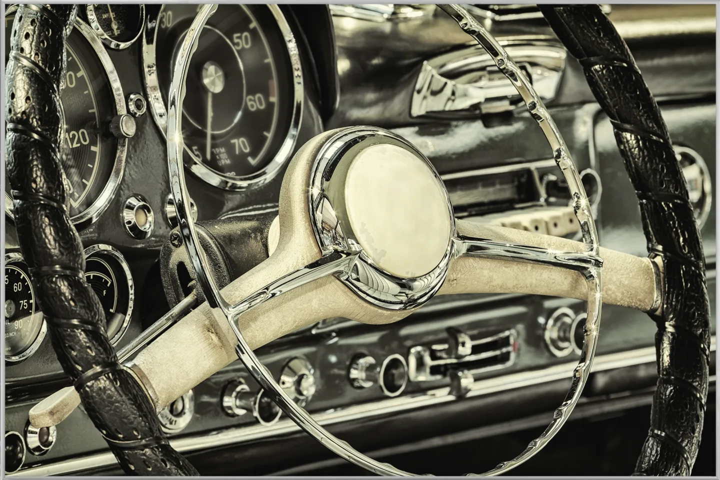 image LAND Bild mit Rahmen Oldtimer Lenkrad | Schubiger Möbel