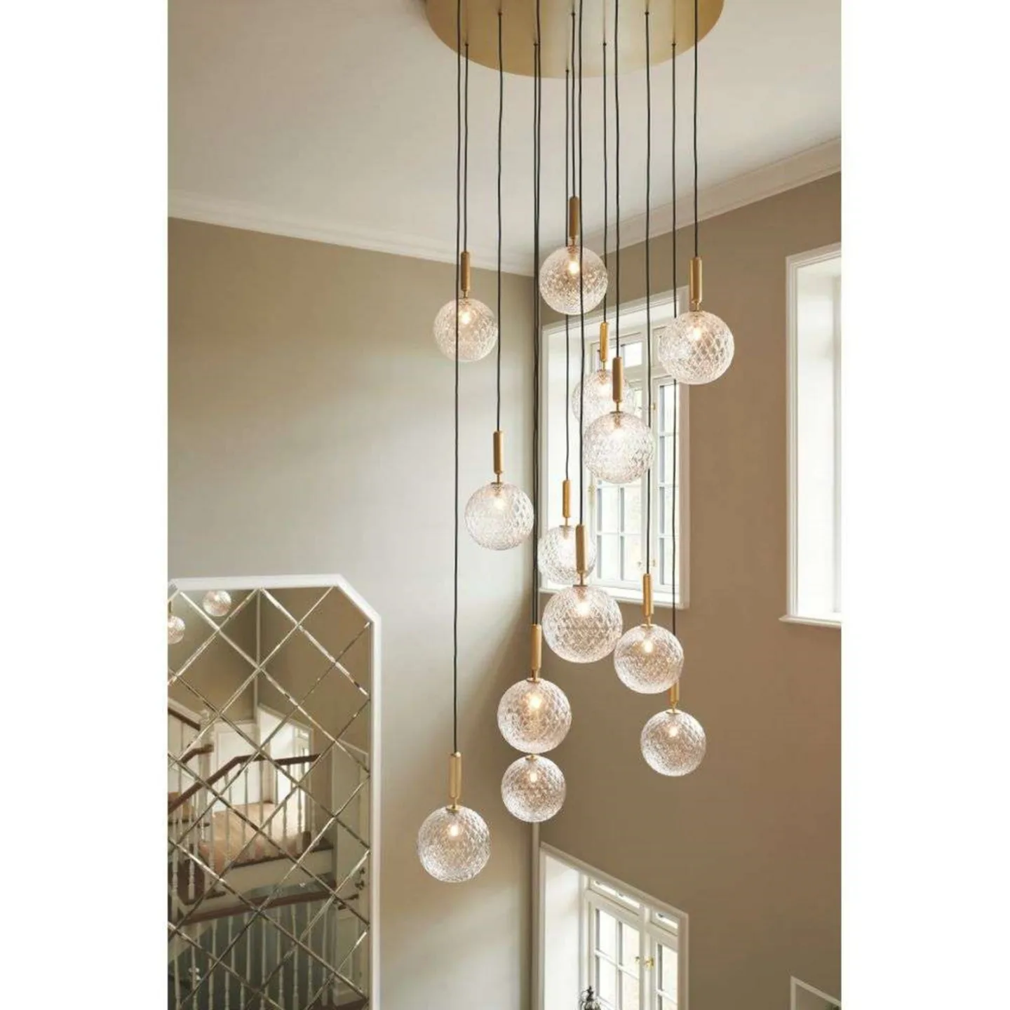 Miira 13 Kronleuchter, messing/klar, Ø 98cm, 13-flg. - Nuura Nuura Aps - Esszimmer - Skandinavisch - Metall - Mehrflammig