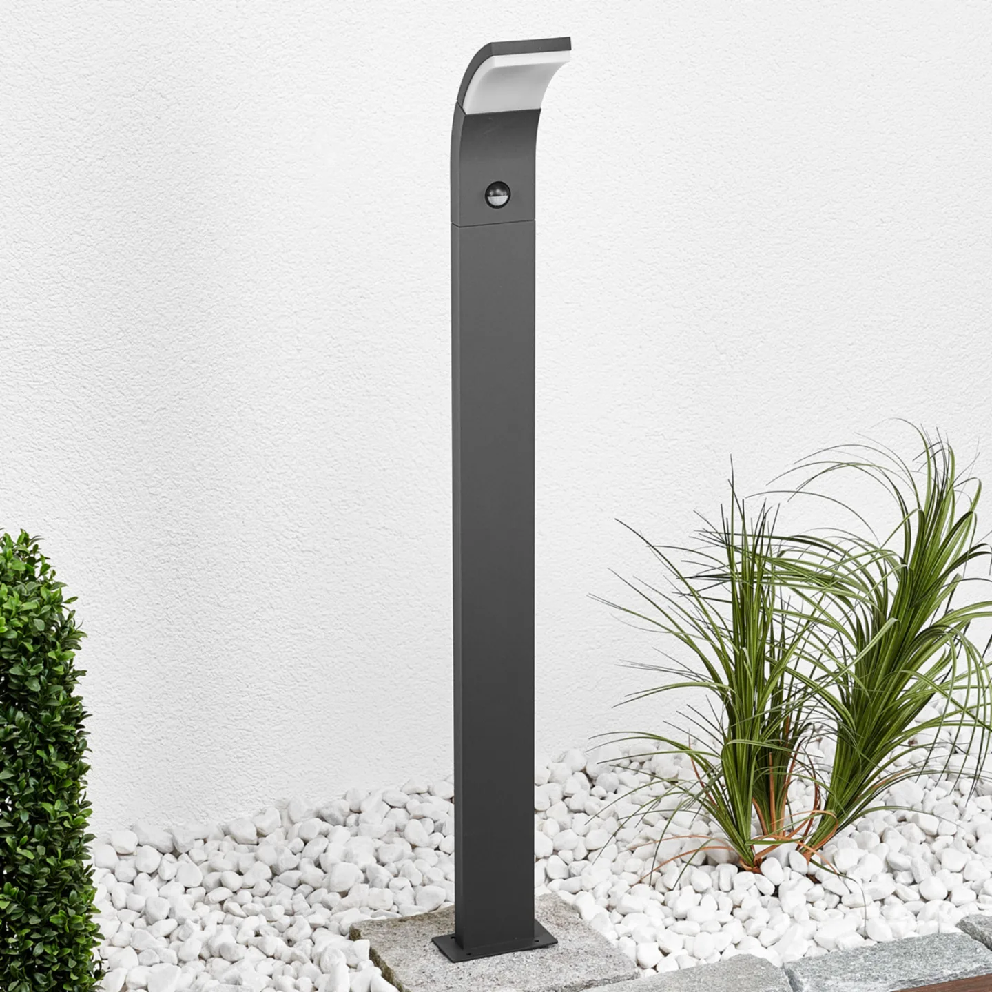 Timm LED Havelampe H100 w/Sensor Graphite - Lucande - Terrasse - Moderne - Aluminium - Med én lyskilde