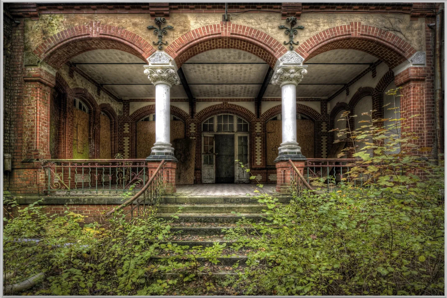 image LAND Bild mit Rahmen Lost Place | Schubiger Möbel