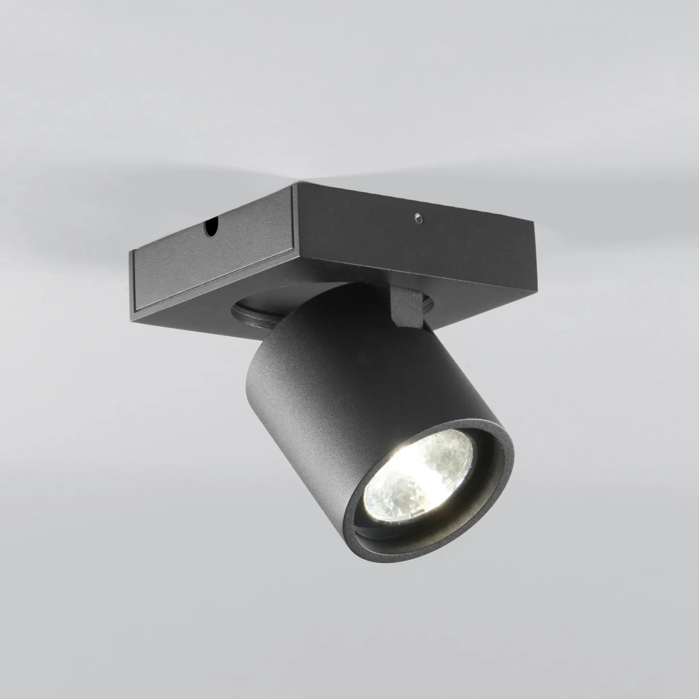 Focus 1 LED-Spot, schwarz, 1-flg. CCT drehbar - Light-Point - Flurbereich - Design - Aluminium - Einflammig