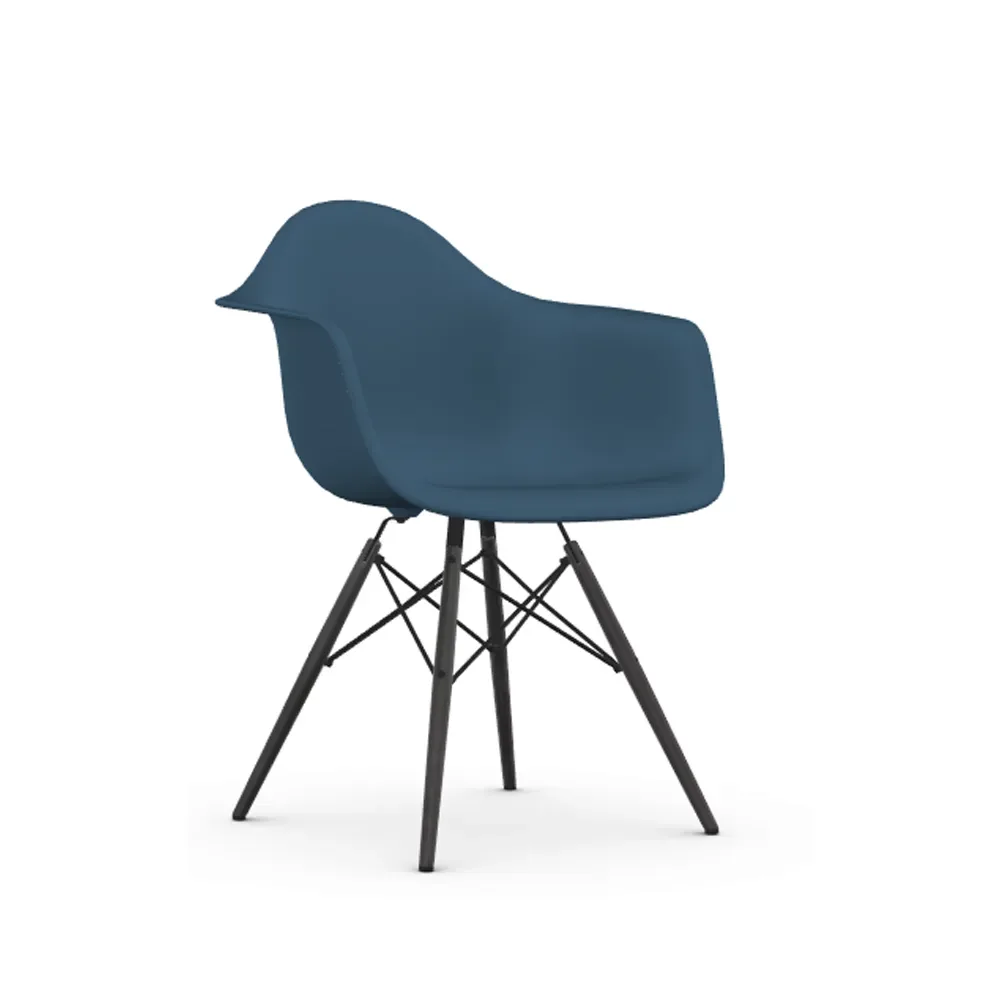 Vitra Eames Plastic Armchair RE DAW stol 83 sea blue-black maple