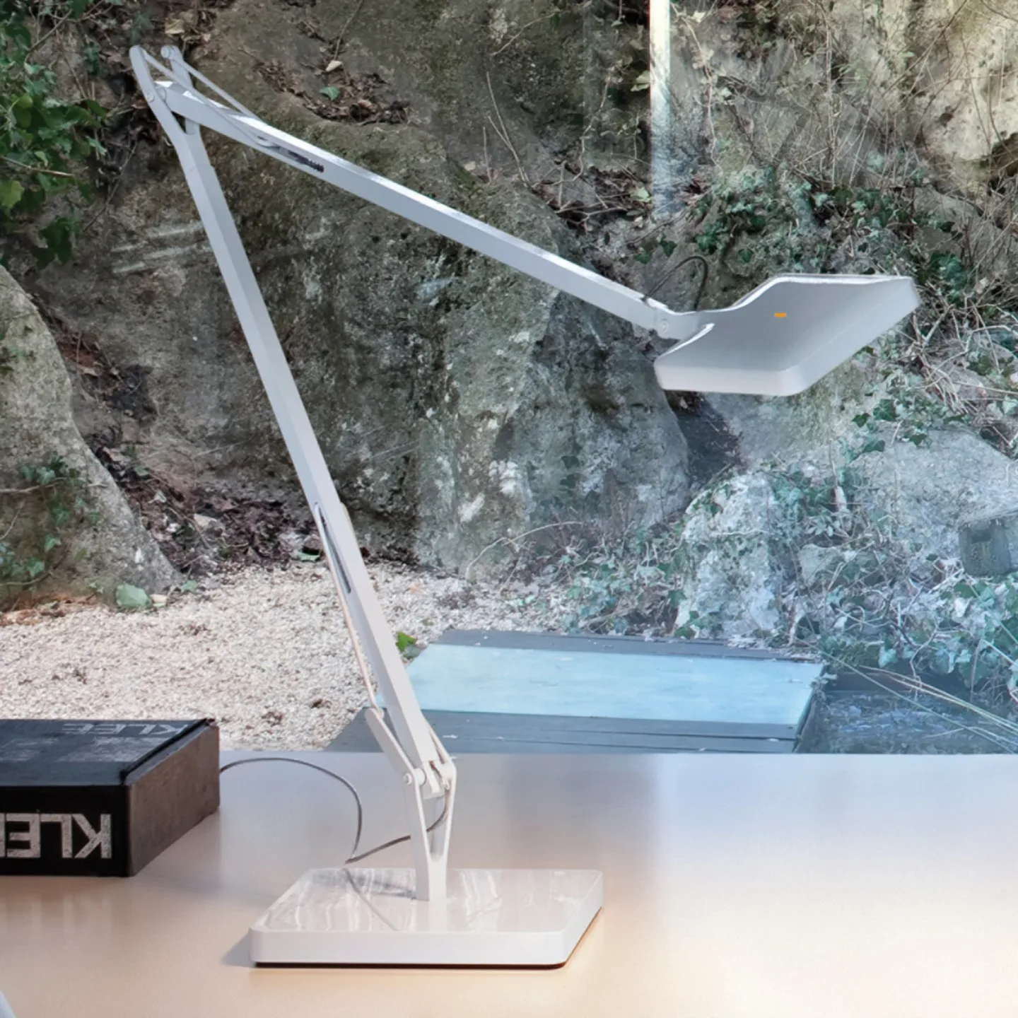 Flos - Kelvin Edge Base Vit - Skrivbordslampor - Antonio Citterio - Vit