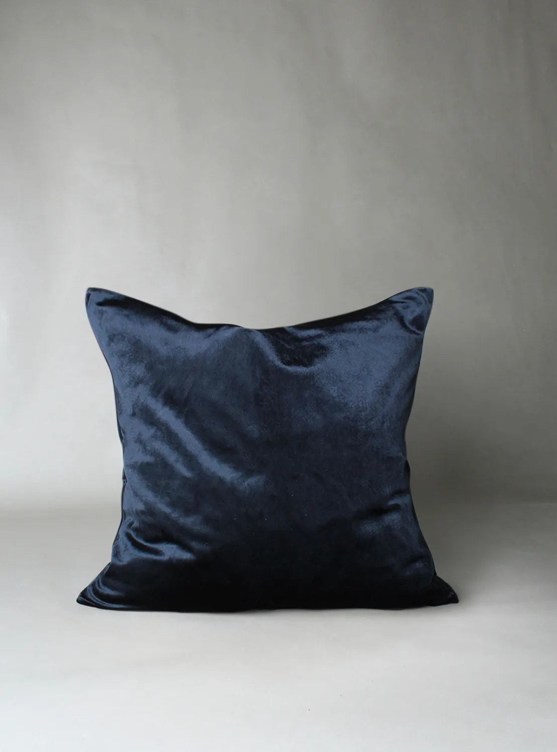 Putetrekk - Fløyelsputer Marlyn (navy) (Størrelse: 50 x 50 cm)