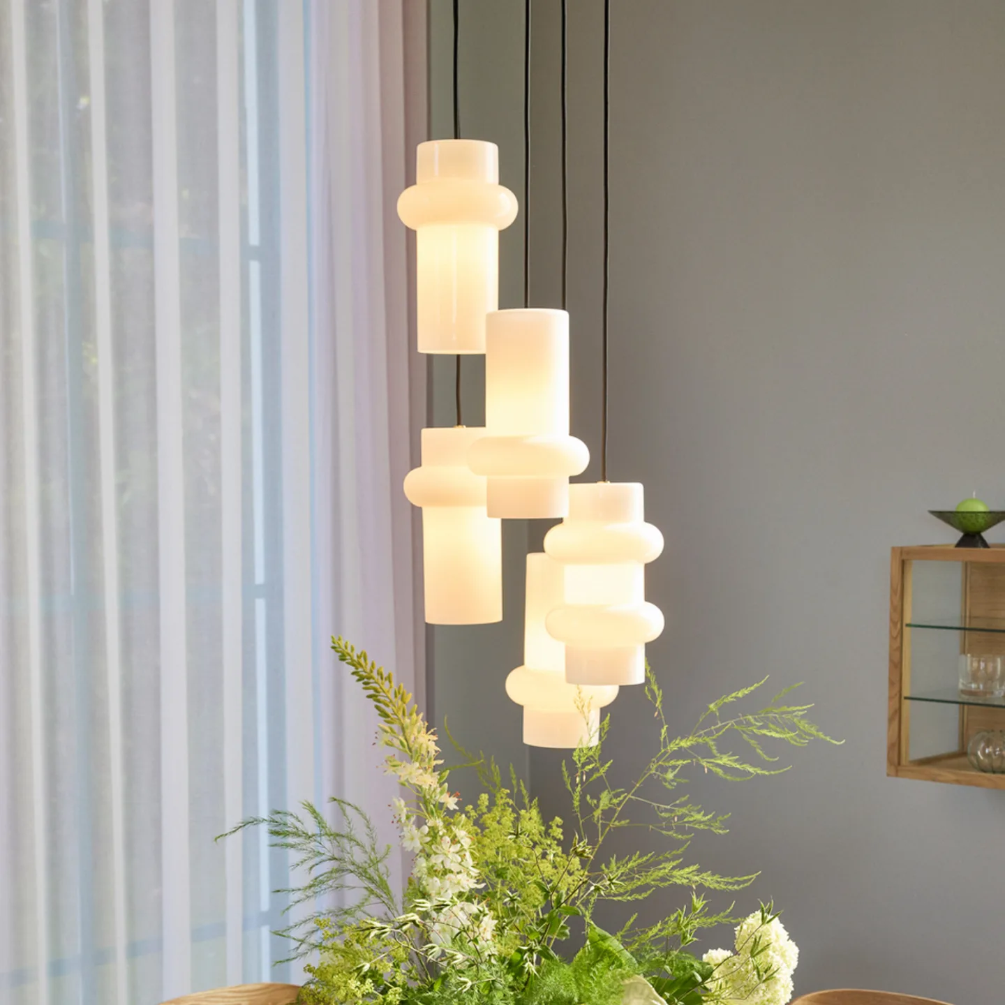 Pilule Up Hängelampe weiß matt Ø 15 cm - HÜBSCH - Wohnzimmer - Skandinavisch - Glas - Einflammig