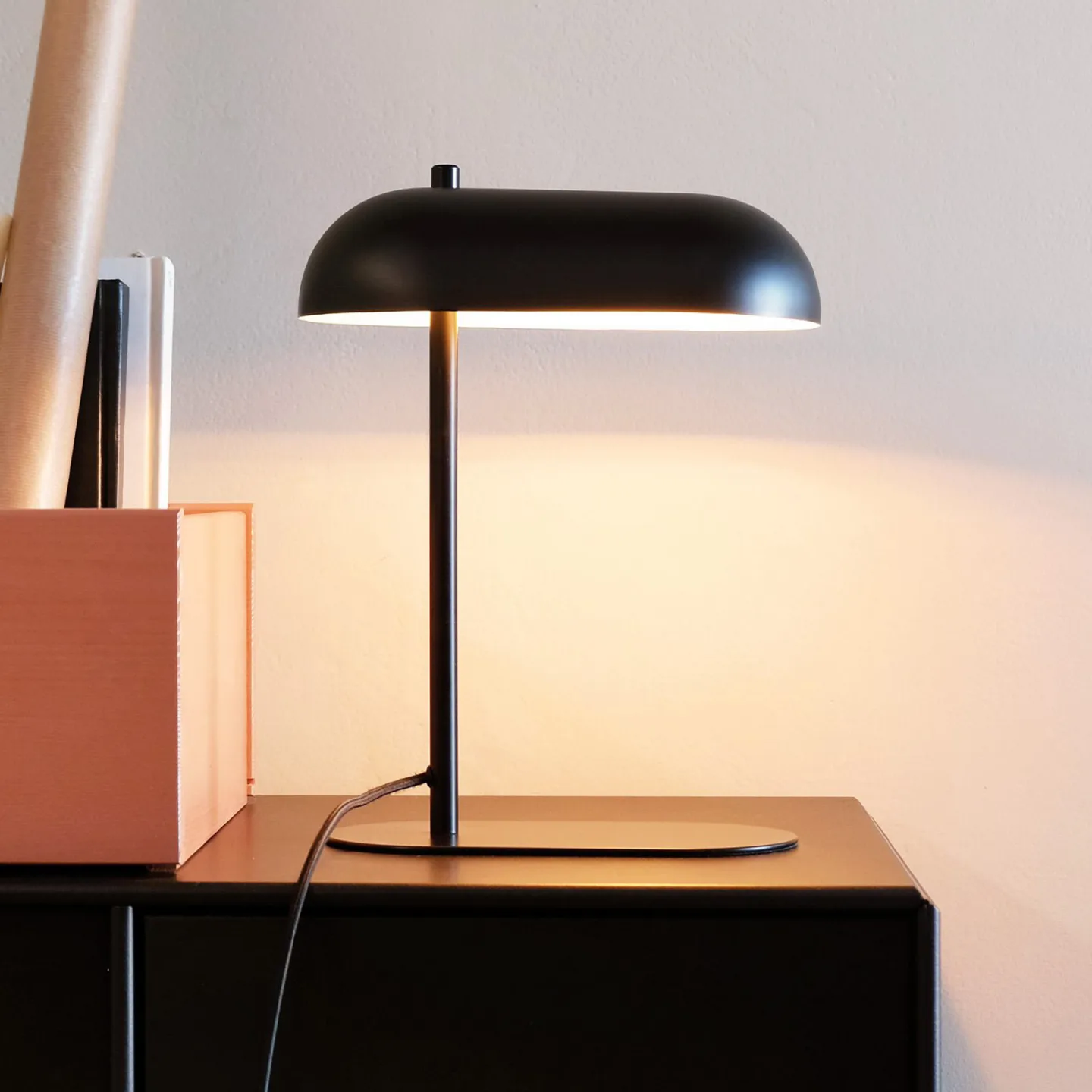 Arch Tischleuchte Matt Black - Dyberg Larsen - Arbeitszimmer / Büro - Design - Metall - Mit Schirm