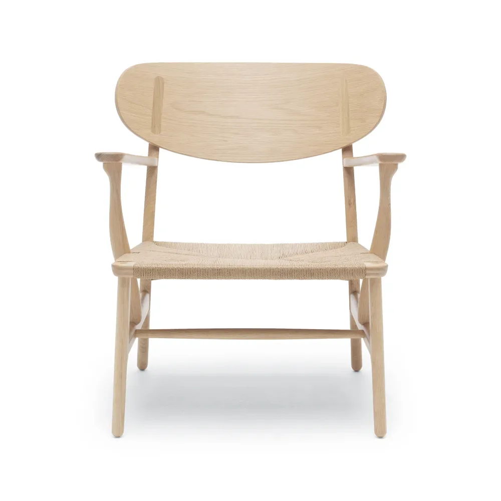 Carl Hansen & Søn CH22 fåtölj Vitoljad ek-naturflätad
