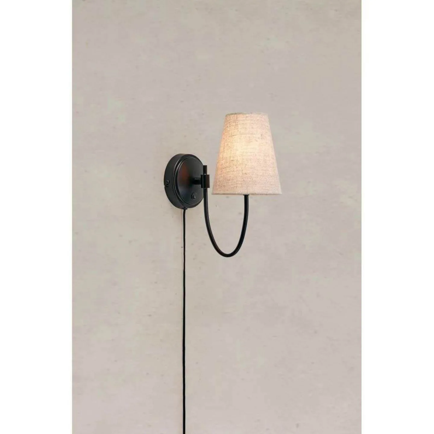 Amar Væglampe Beige/Black - Markslöjd - Metal