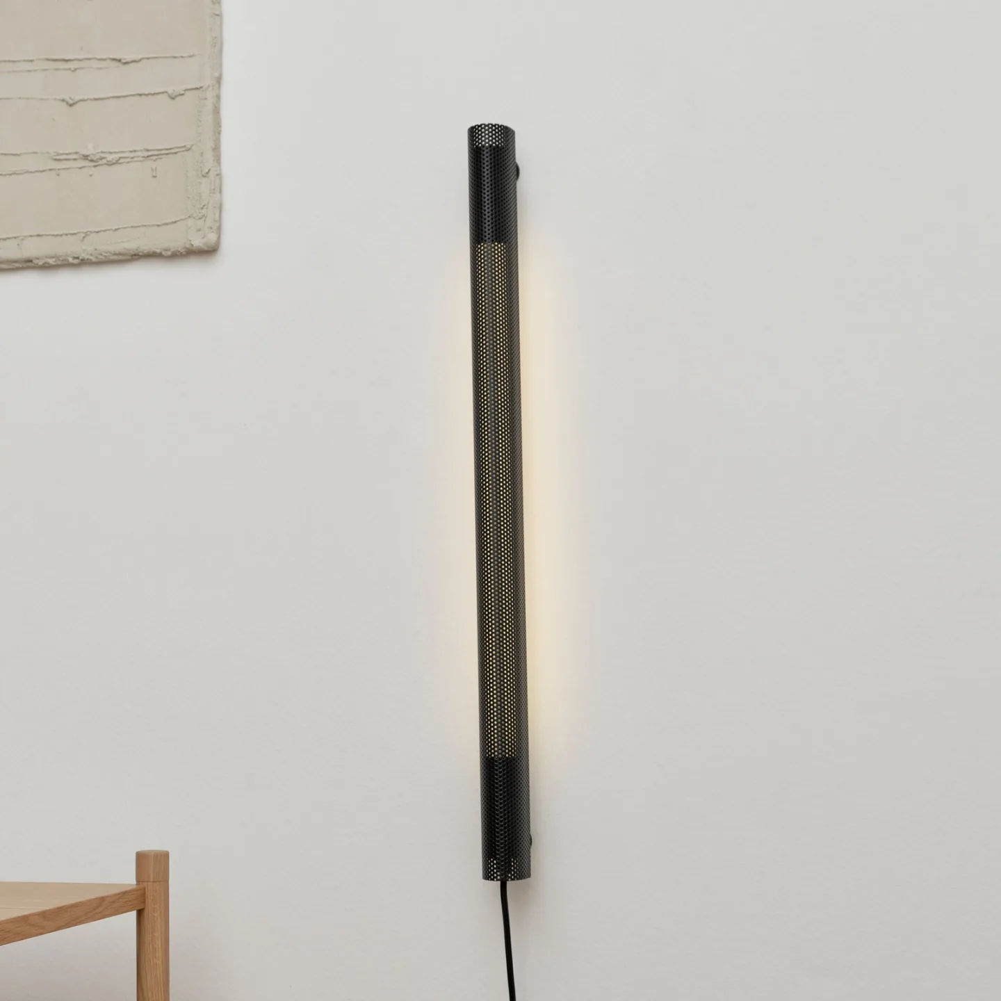 Radent Wandleuchte, schwarz, Stecker, H 70 cm, G13 - GEJST - Wohnzimmer - Metall - Einflammig