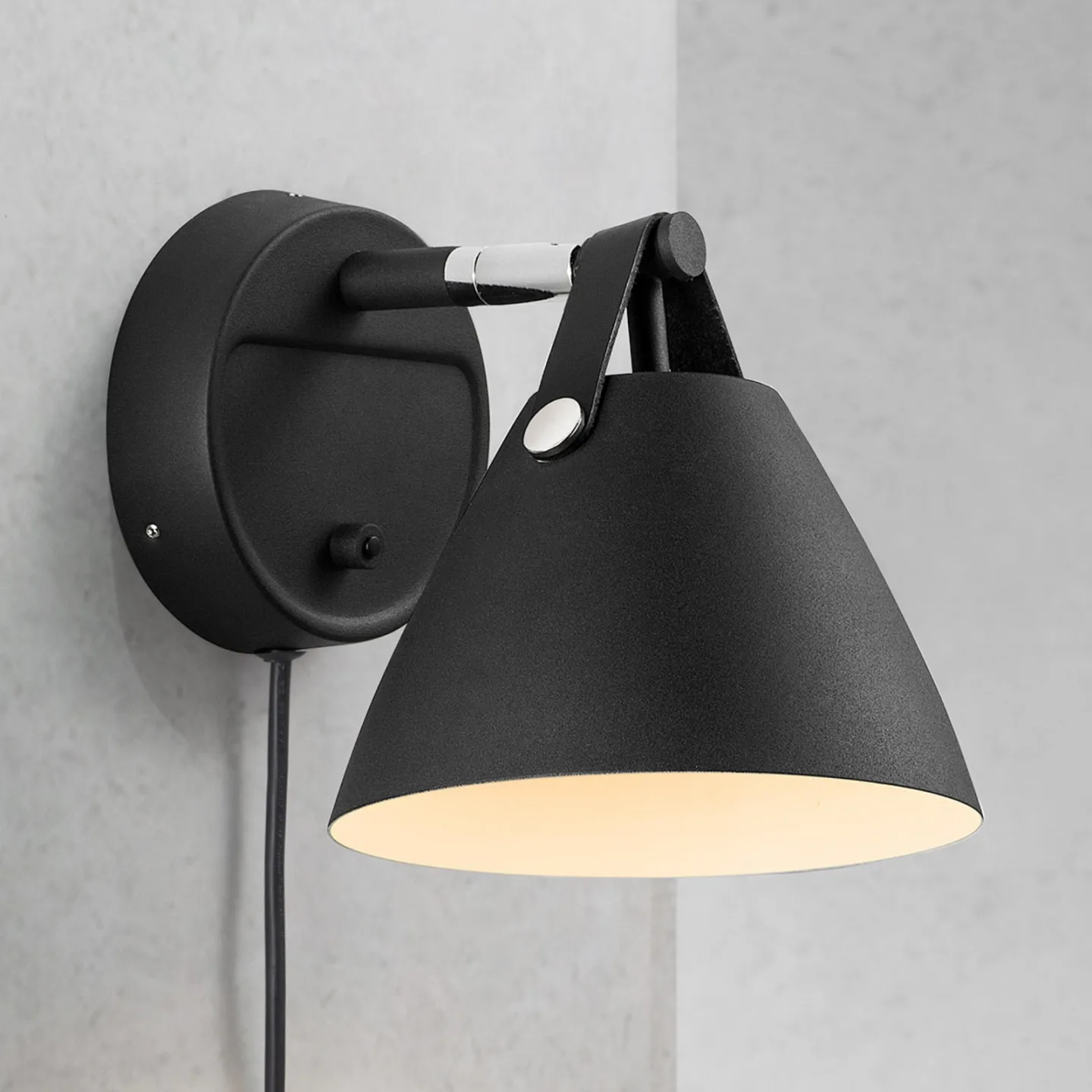 Strap 15 Wandleuchte Black - DFTP DFTP by Nordlux - Wohnzimmer - Modern - Metall - Einflammig