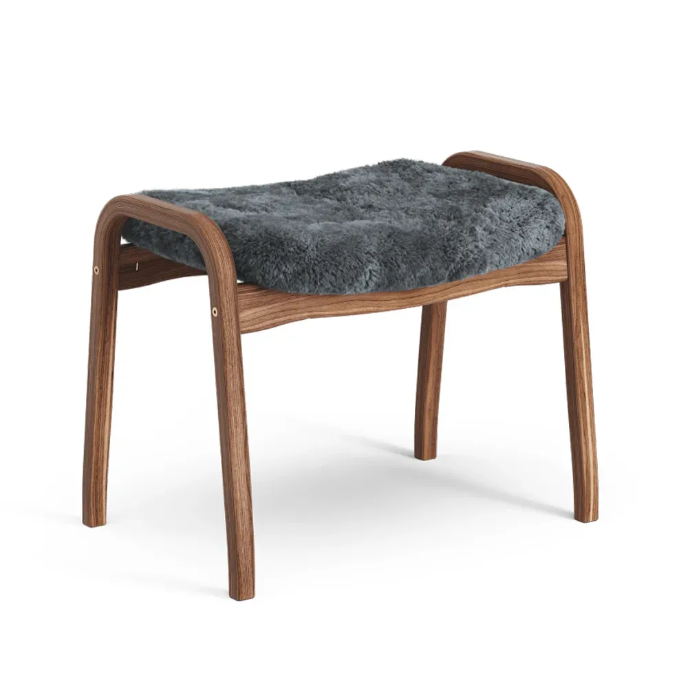 Swedese Lamino fotpall fårskinn charcoal, naturlackad valnöt