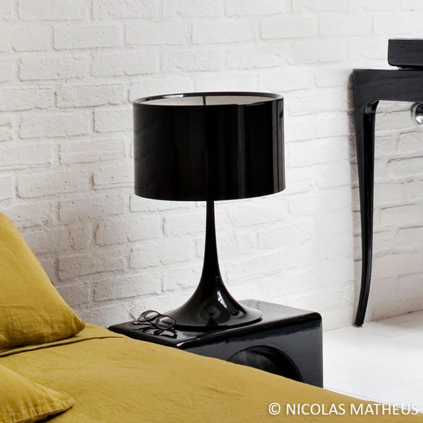Spun Light Bordlampe 1 Sort - Flos - Stue - Design - Metal - Med skærm