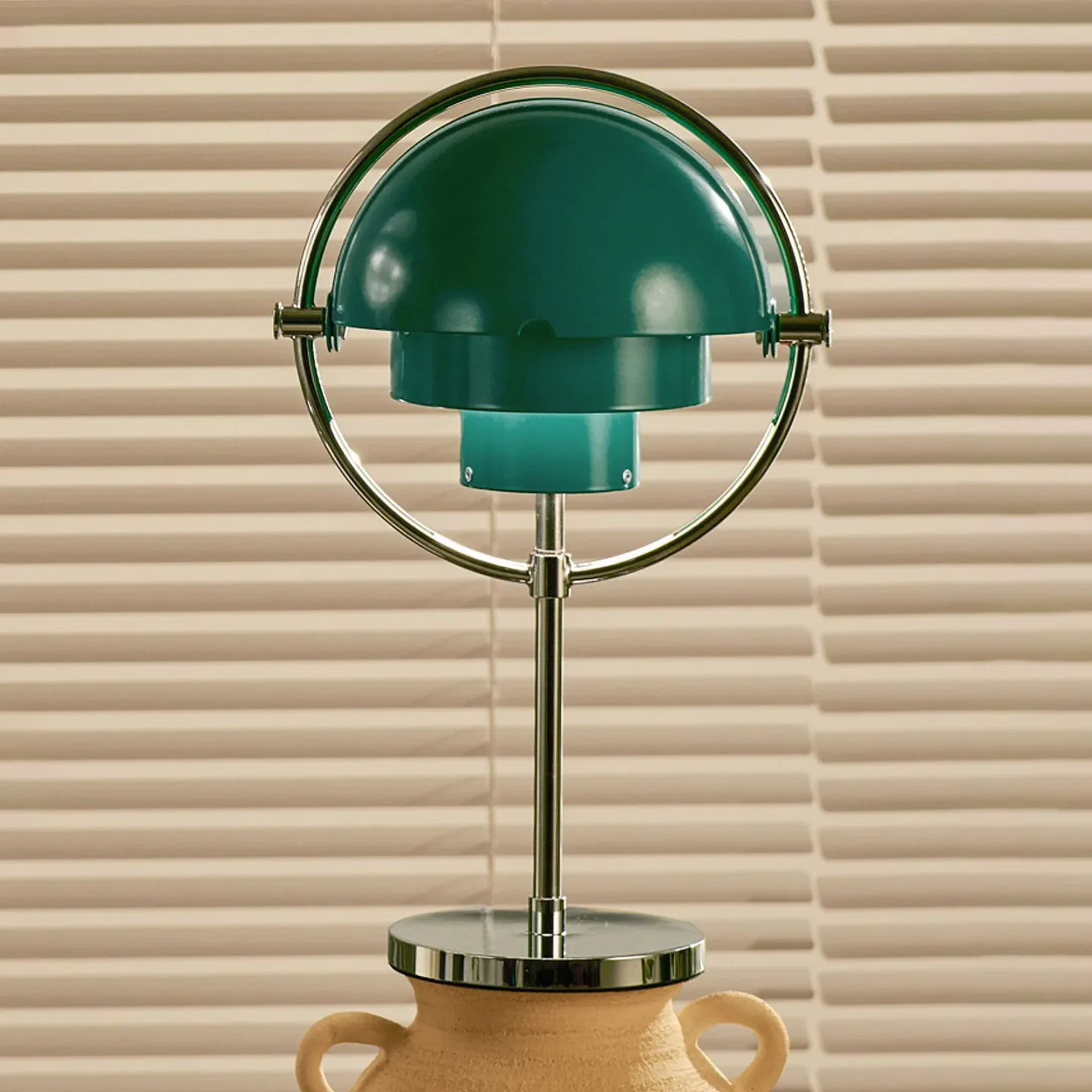 Multi-Lite Portable Tischlampe, chrom/blaugrün, 30 cm - GUBI - Wohnzimmer - Design - Metall - Mit Schirm