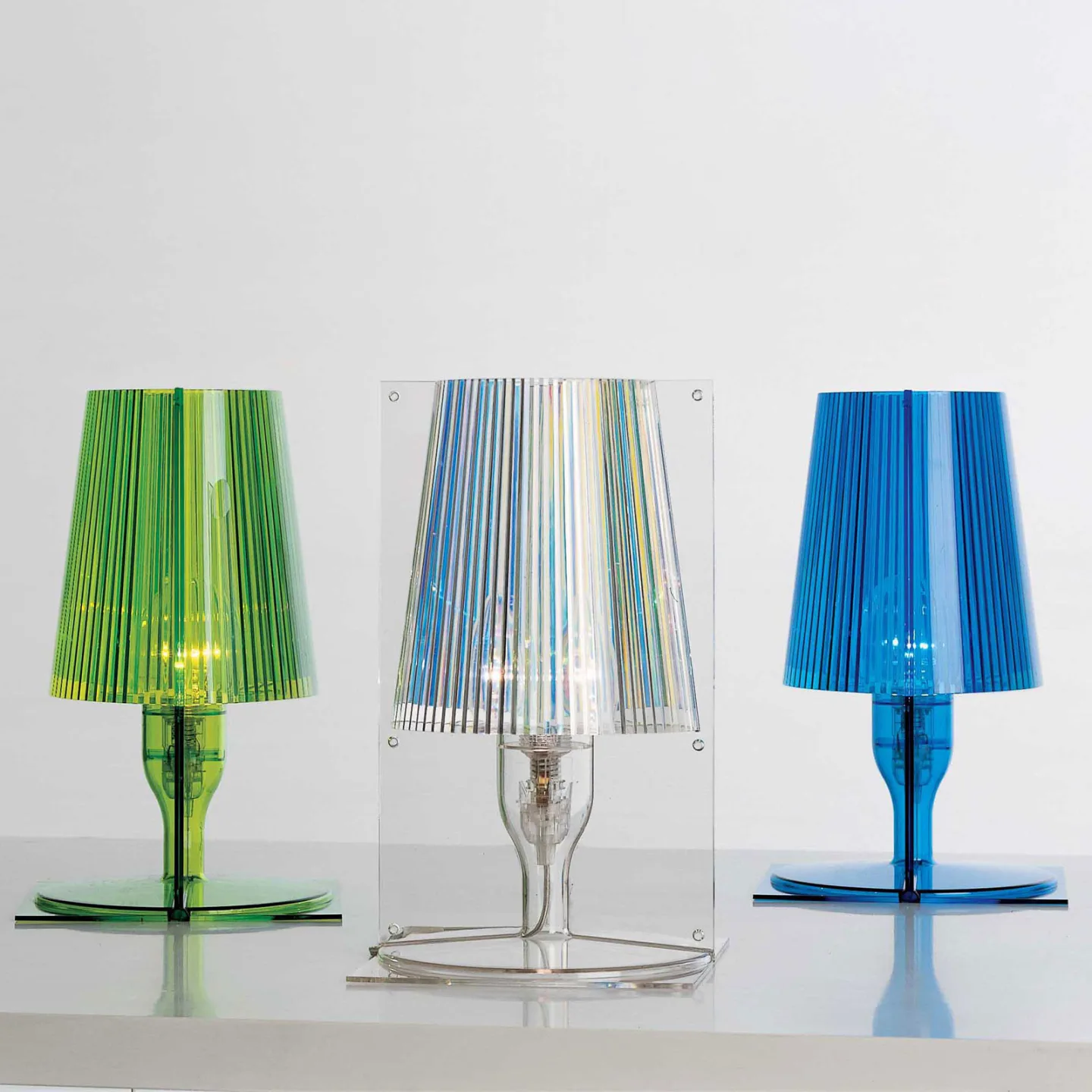Take Tischleuchte Blau - Kartell - Wohnzimmer - Design - Kunststoff - Mit Schirm