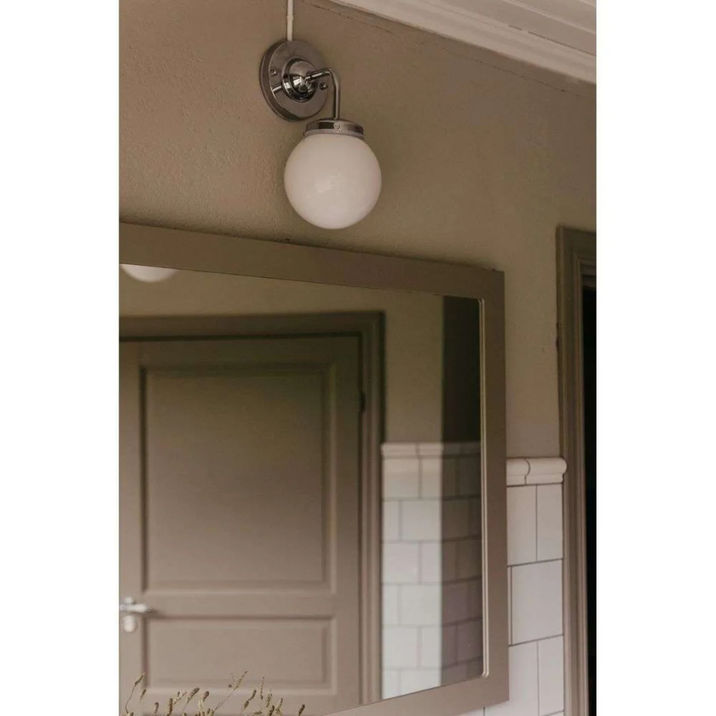 Alley Væglampe IP44 Chrome/White - Globen Lighting - Entré - Metal