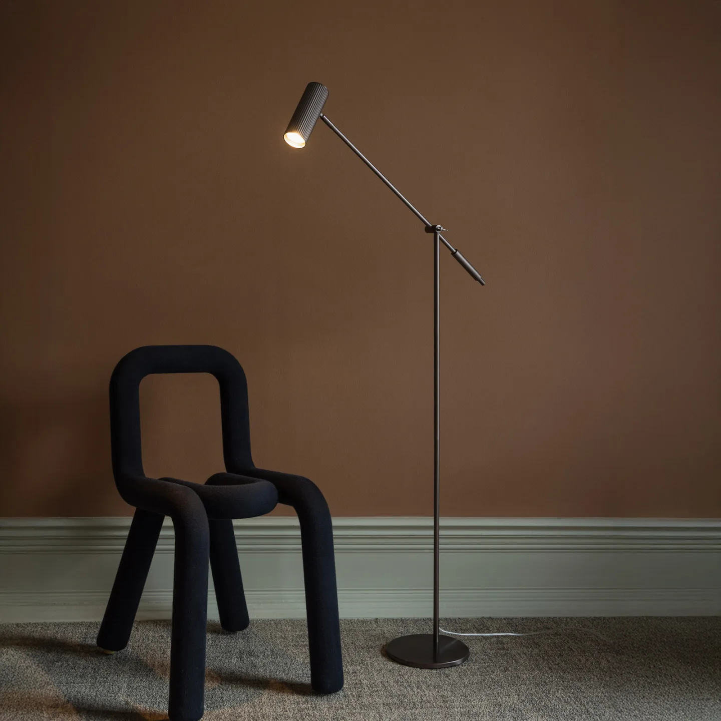 Hubble Read Stehleuchte bronze Metall - Globen Lighting - Wohnzimmer - Skandinavisch - Einflammig