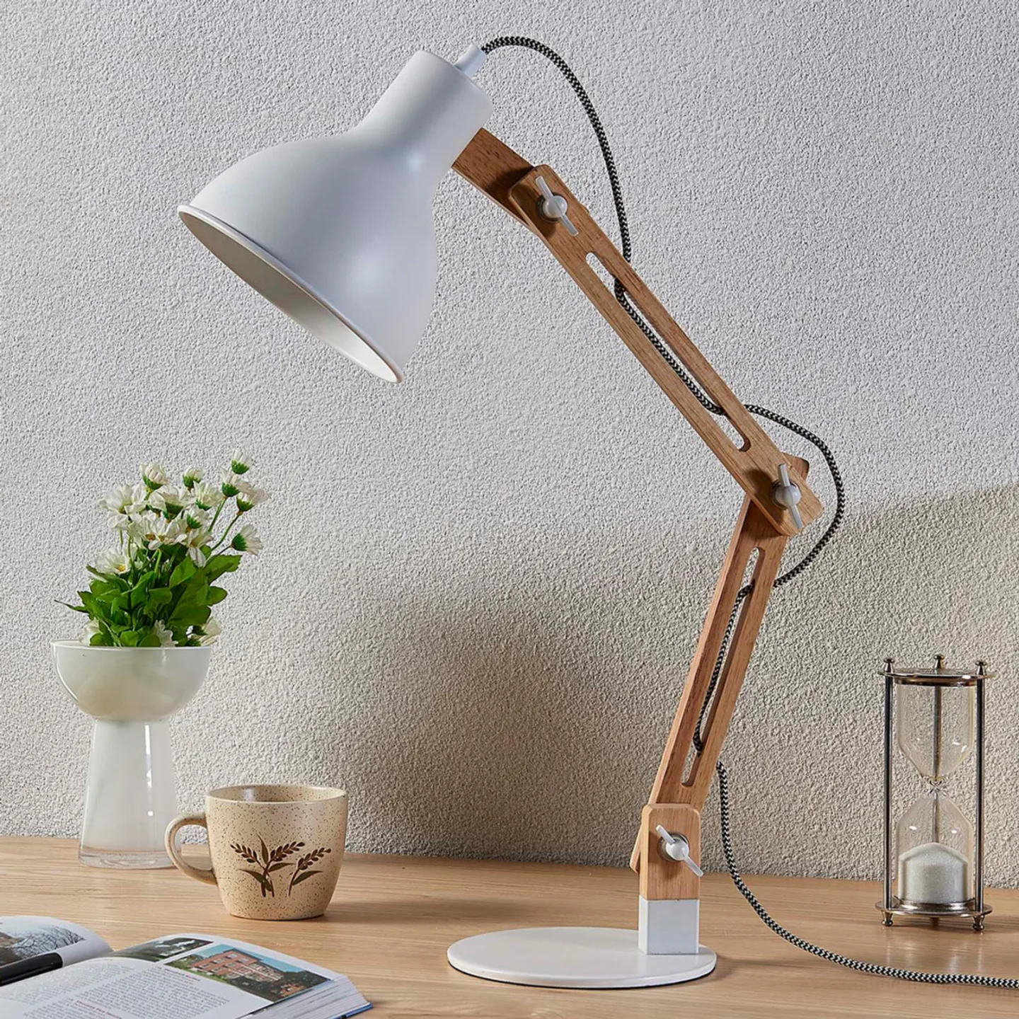 Shivanja Bordslampa White/Ash - Lindby - Arbetsrum / hemkontor - Modern - Trä - Med en ljuskälla