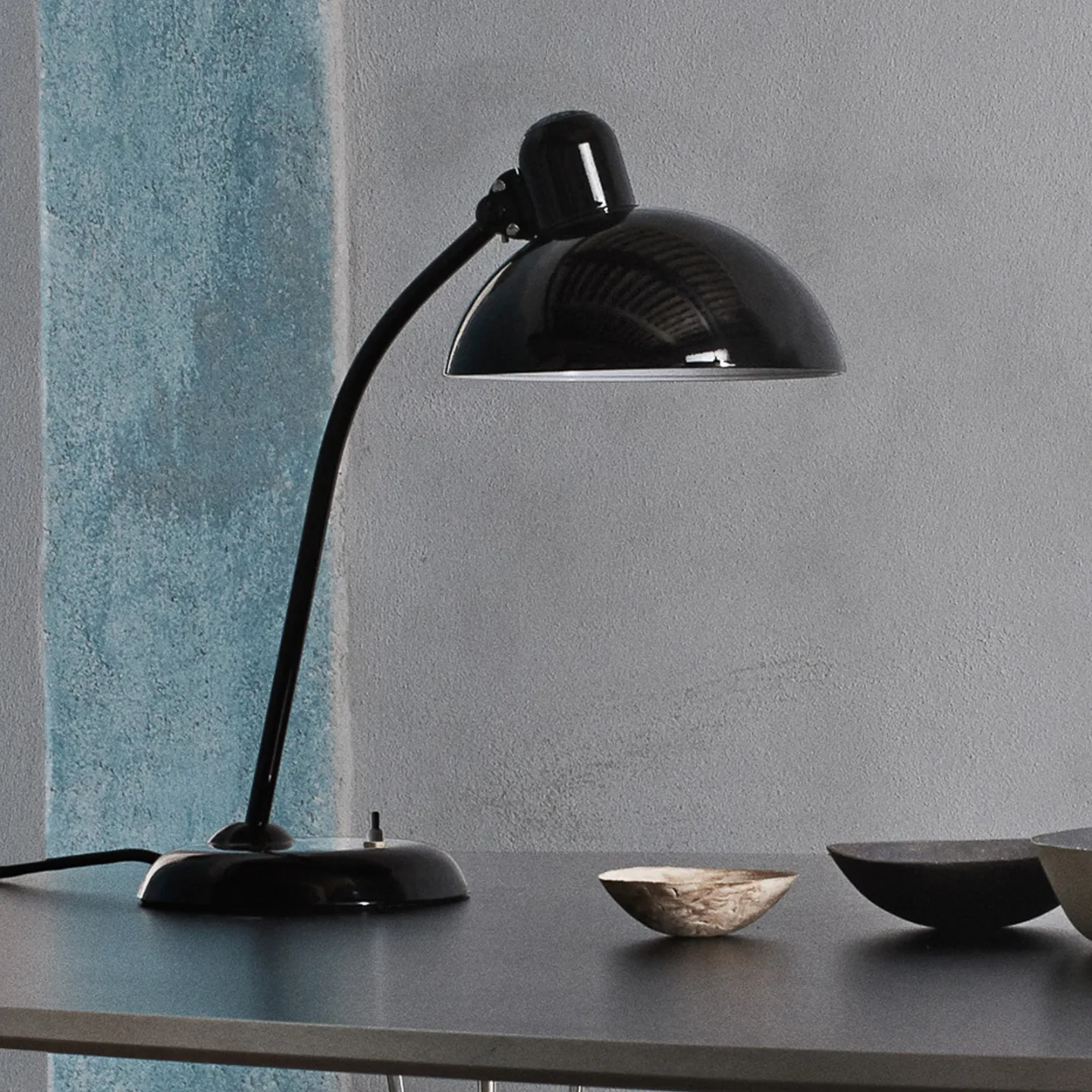 KAISER idell™ 6556-T bordlampe Sort - FRITZ HANSEN Kaiser Idell 6556-T - Stue - Design - Metal - Med én lyskilde