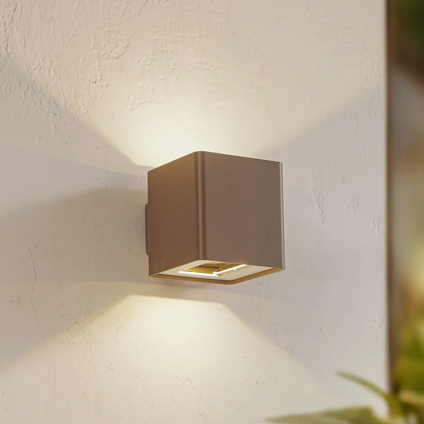Aaron LED-Außenwandleuchte, braun, IP54, up/down - Lucande - Terrasse - Modern - Aluminium - Einflammig