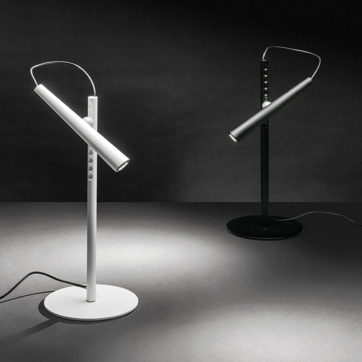 Magneto Tischleuchte Weiß - Foscarini - Wohnzimmer - Design - Metall