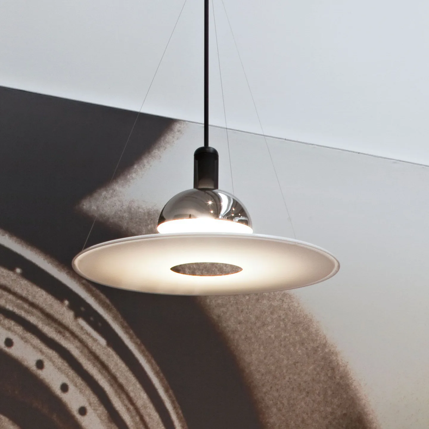 Frisbi Taklampa - Flos - Vardagsrum - Design - Plast - Med en ljuskälla