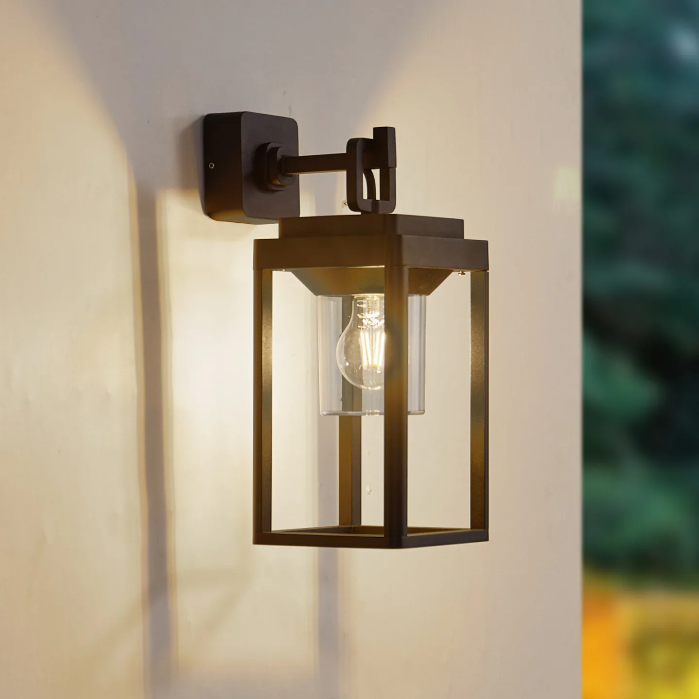 Lucande Außenwandleuchte Milanka, 43 cm, schwarz, IP65, E27 - Balkon - Modern - Aluminium - Eckig