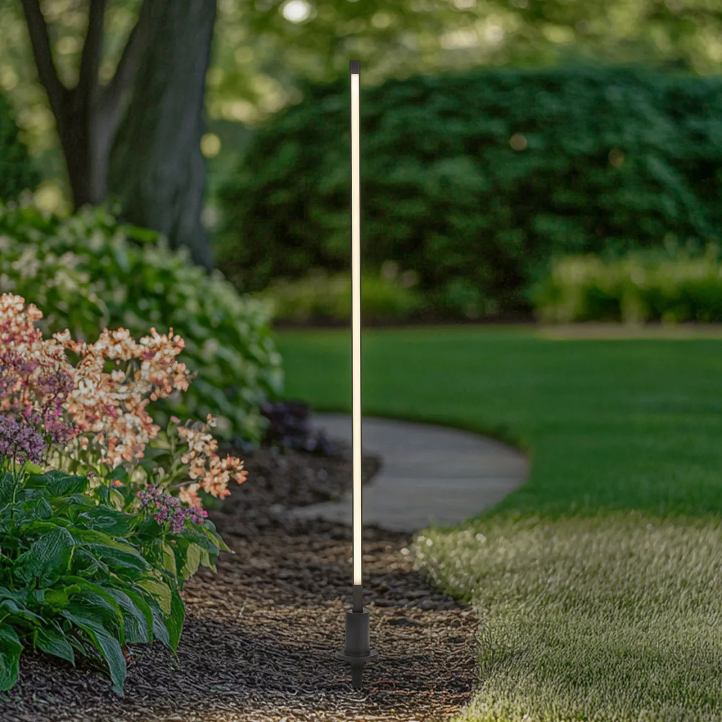 Neano LED-Wegelampe, 120 cm, schwarz, Metall, IP65 - Lindby - Terrasse - Modern - Aluminium - Eckig