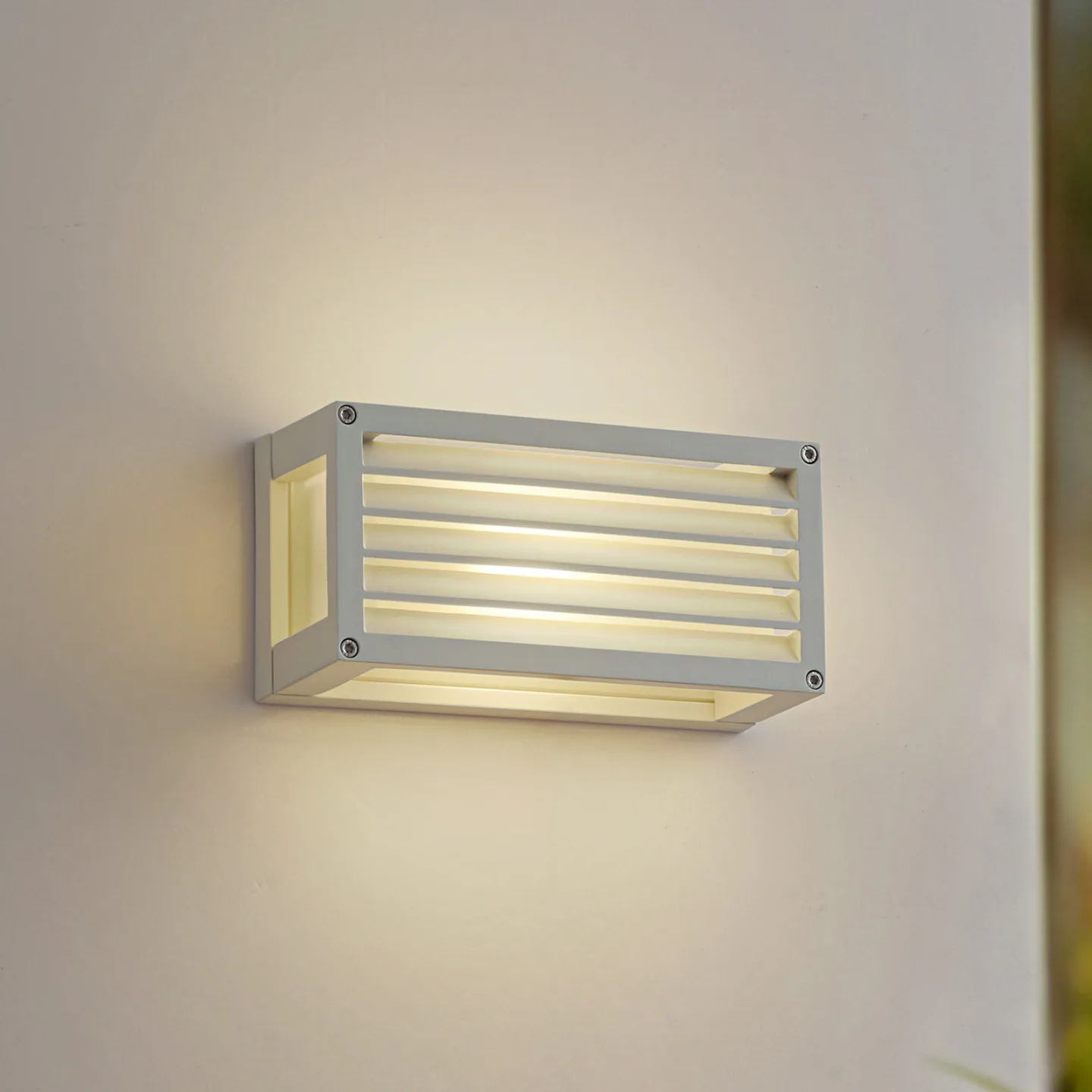 Aurelien Außenwandlampe, weiß, 12 cm, gestreift - Lucande - Balkon - Modern - Aluminium - Eckig