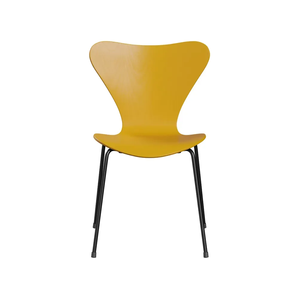 Fritz Hansen Sjuan 3107 stol True yellow-färgad ask-svart stativ
