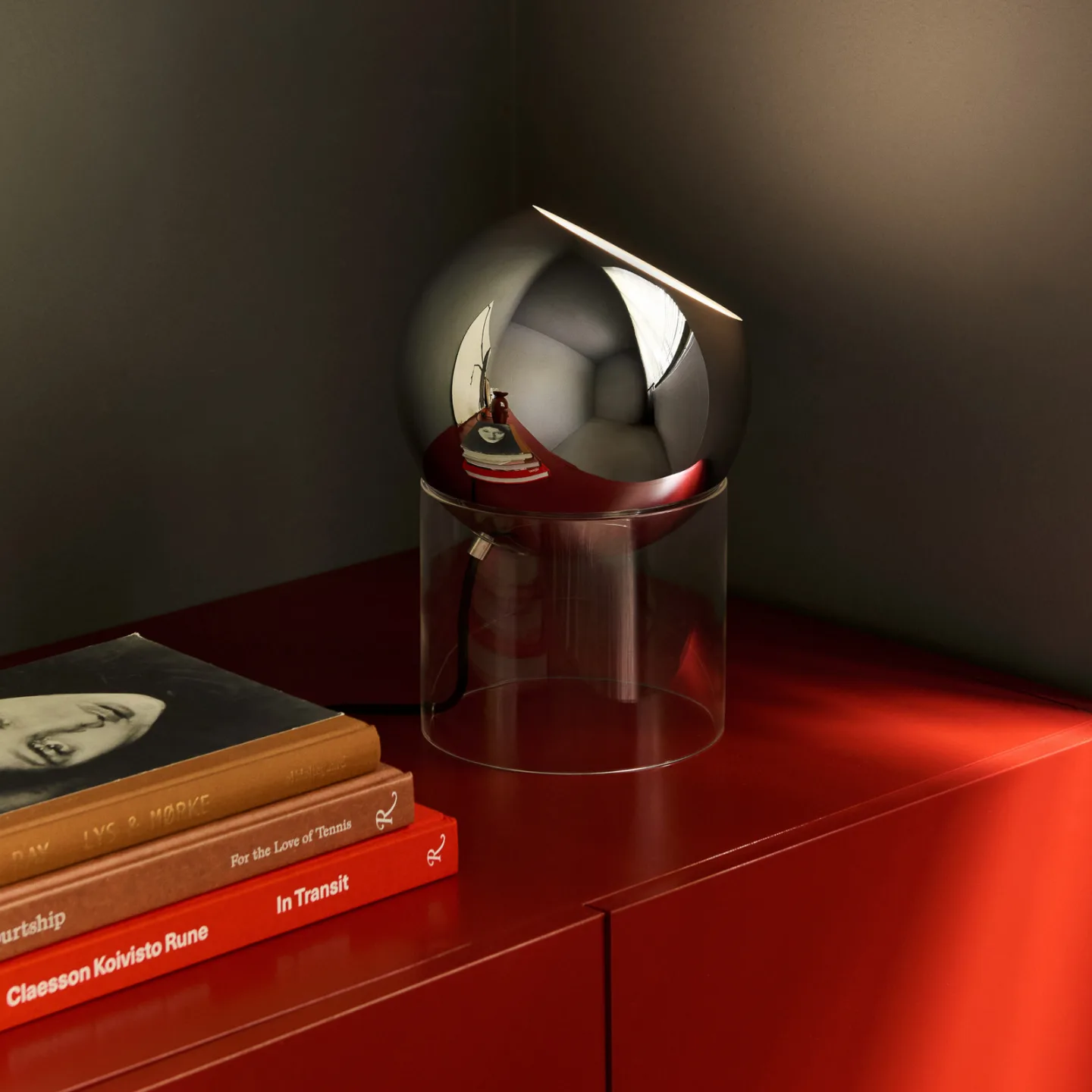 Topan VP13 Tischlampe chromfarben E27 - &Tradition - Wohnzimmer - Design - Aluminium - Einflammig