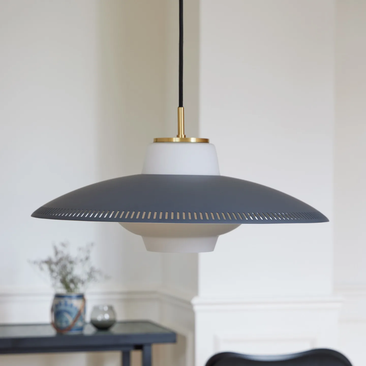 Opal Shade Pendelleuchte, grau, Ø 26 cm - Warm Nordic - Esszimmer - Skandinavisch - Metall - Einflammig