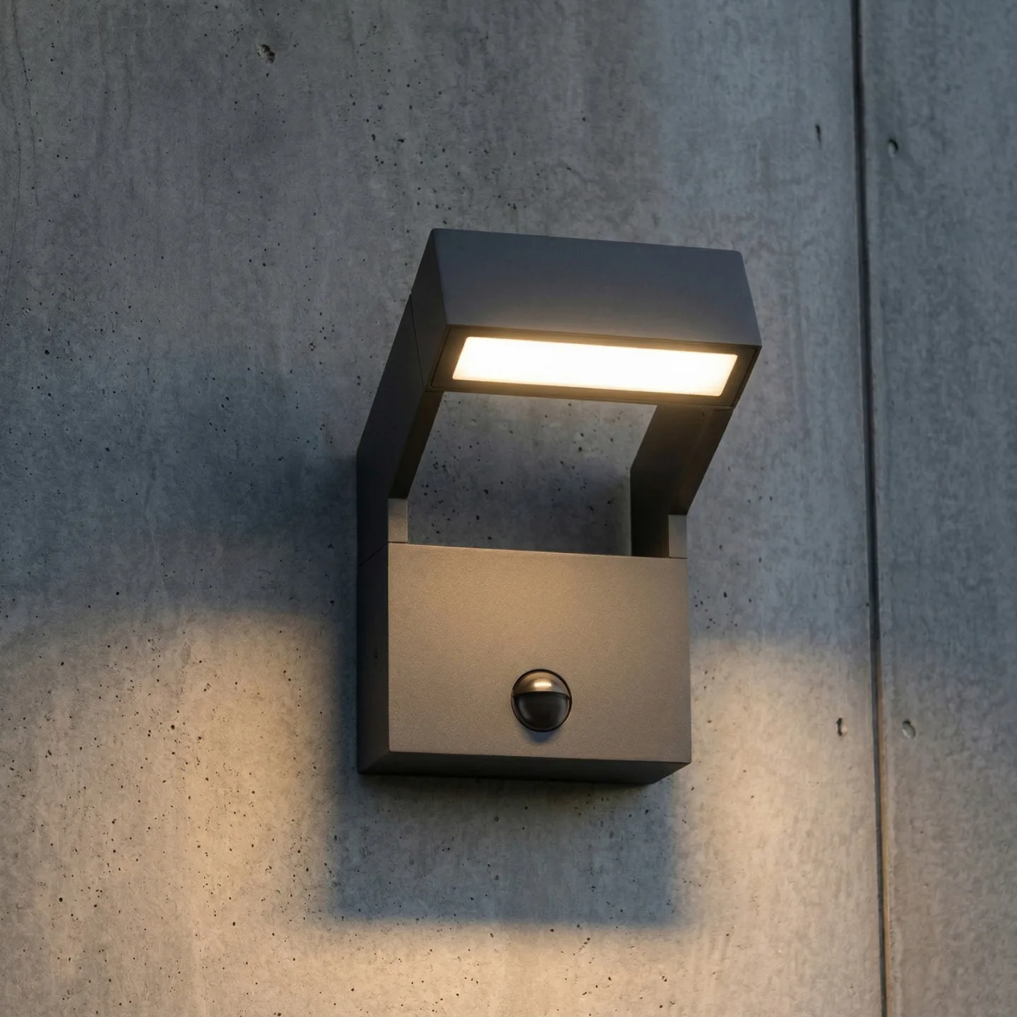 Kovato LED-Außenwandlampe, Sensor, dunkelgrau IP65 - Arcchio - Modern - Metall - Eckig