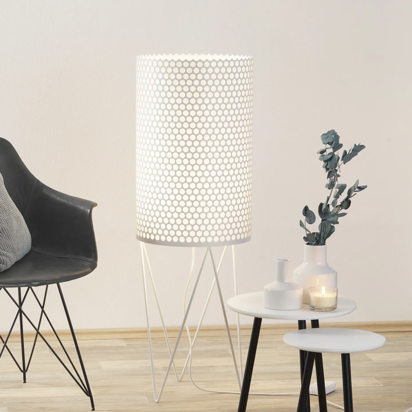 PD2 Gulvlampe Hvit - GUBI Pedrera PD2 - Stue - Design - Metall - Med skjerm