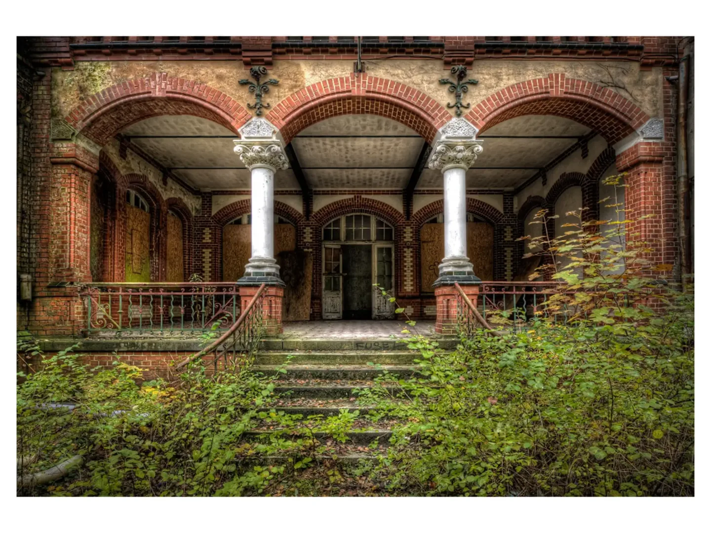image LAND Digitaldruck auf Acrylglas Lost Place | Schubiger Möbel