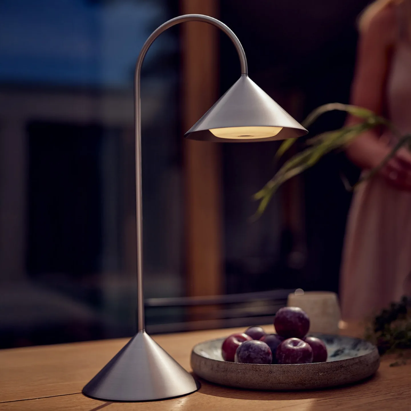 Frandsen Grasp portabel bordslampa Brushed Stainless Steel, 47 cm
