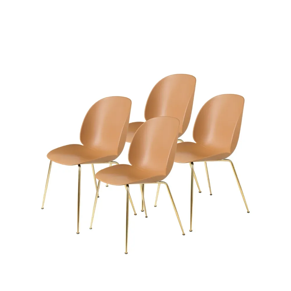 GUBI Beetle stol 4-pack amber brown, mässingsstativ