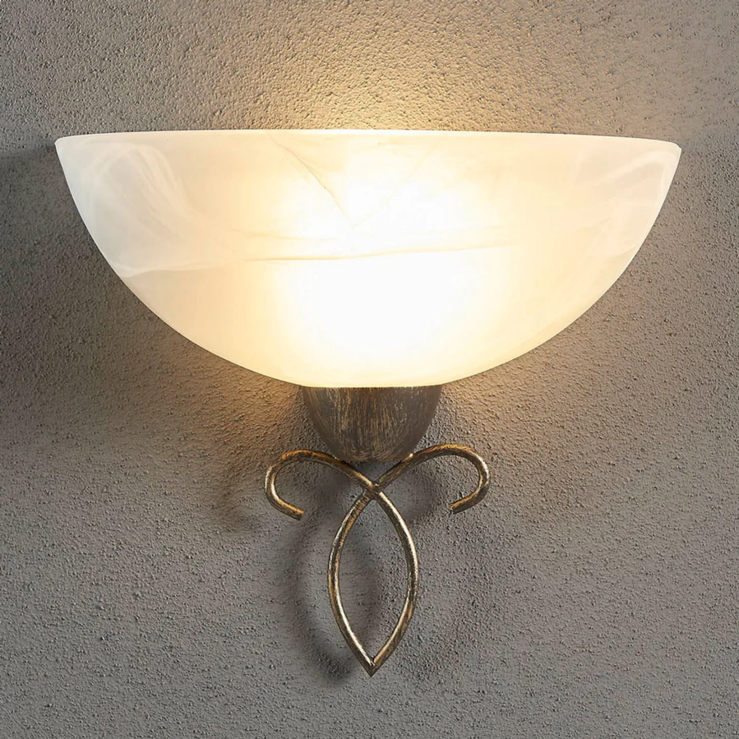 Mohija Wandleuchte Alabaster White/Antique Gold - Lindby - Wohnzimmer - Antik - Glas - Einflammig