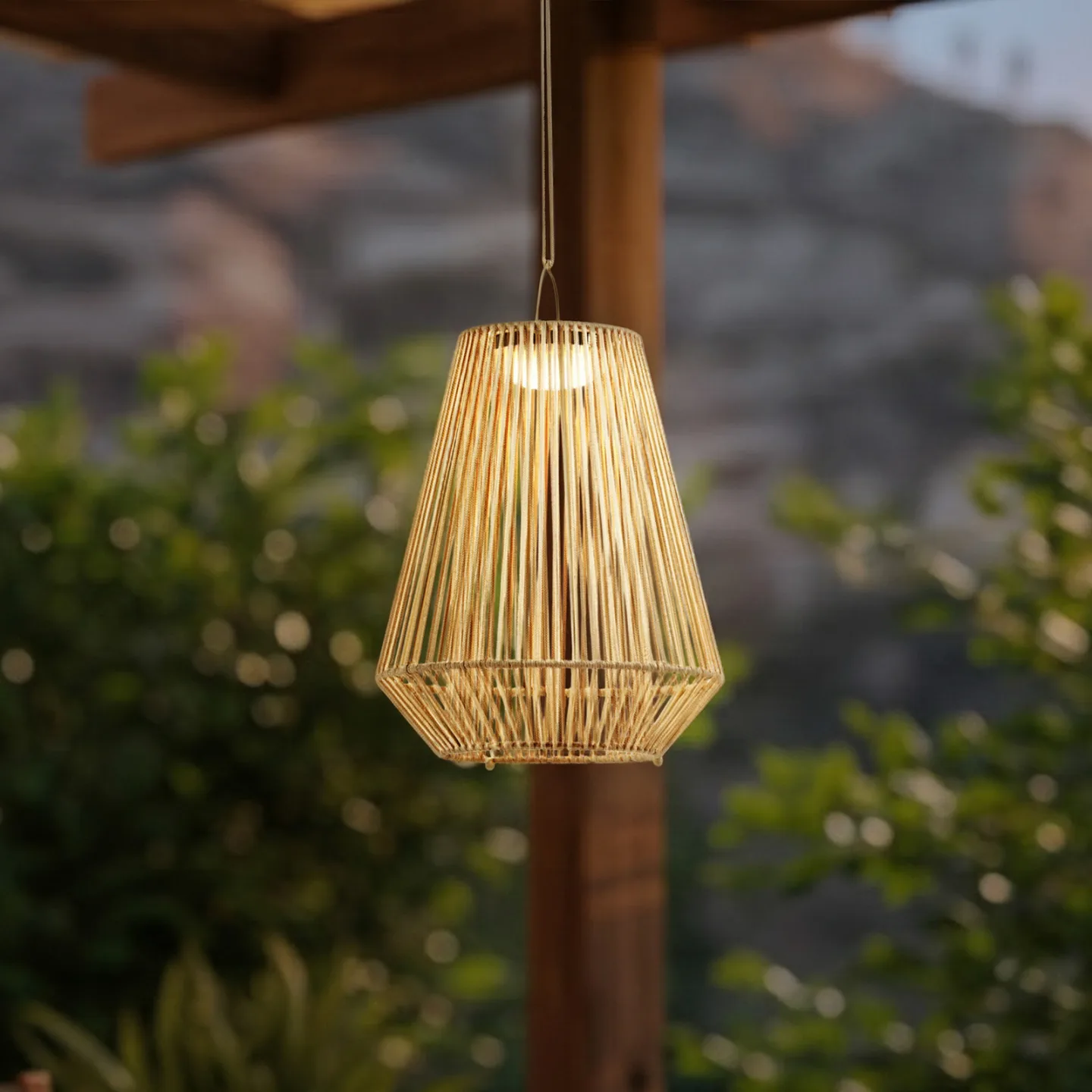 Austas LED-solcellelampe til ophæng, Ø 32 cm, beige, IP54, USB - Lindby - Altan - Moderne - Plastik - Med én lyskilde