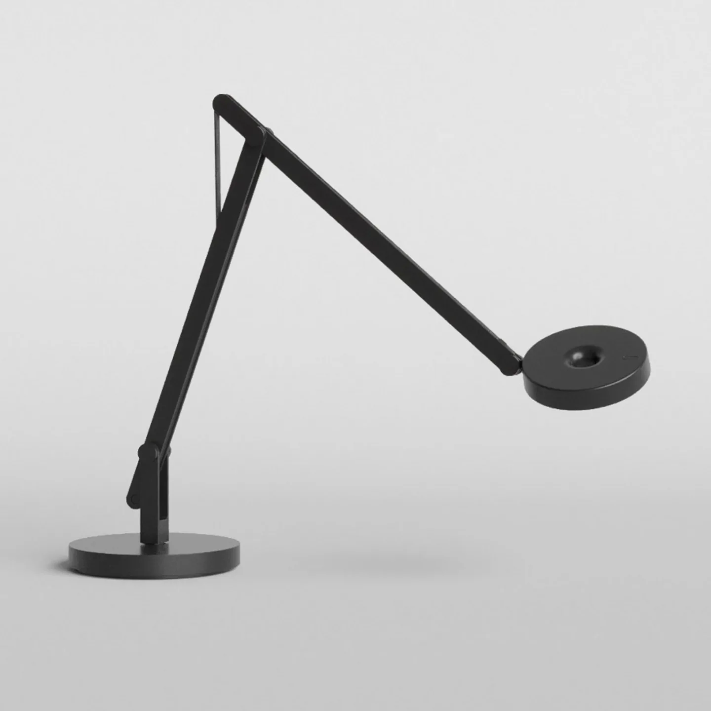 String T1 Mini Bordlampe DTW Matt Black/Black - Rotaliana String T1 Mini DTW - Kontor / arbejdsværelse - Design - Metal - Med én lyskilde