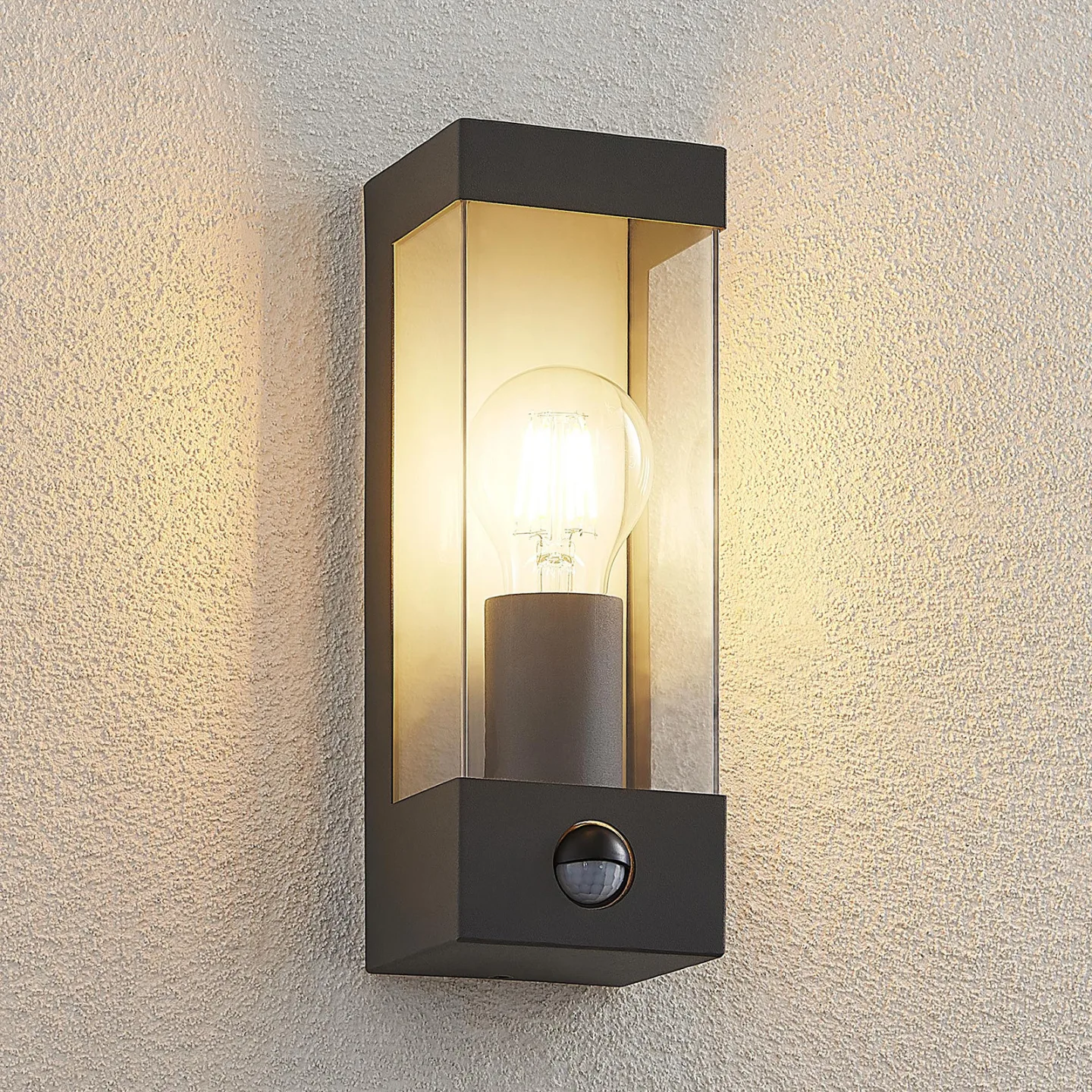 Tilian Utendørs Vegglampe w/Sensor Dark Grey/Clear - Lindby - Balkong - Moderne - Metall - Kantet