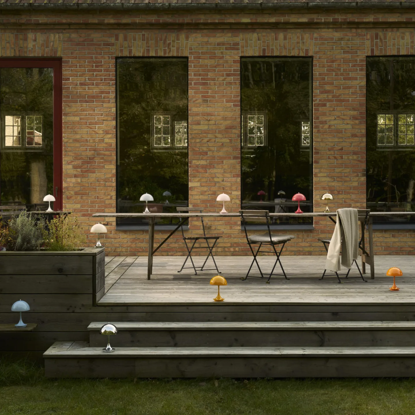 Panthella 160 LED-Akkulampe, chromfarben - Louis Poulsen - Balkon - Design - Kunststoff - Einflammig